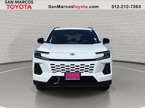 Used 2026 Toyota RAV4 SE FWD image 2