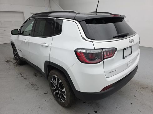 Used 2022 Jeep Compass Limited AWD/4WD image 10