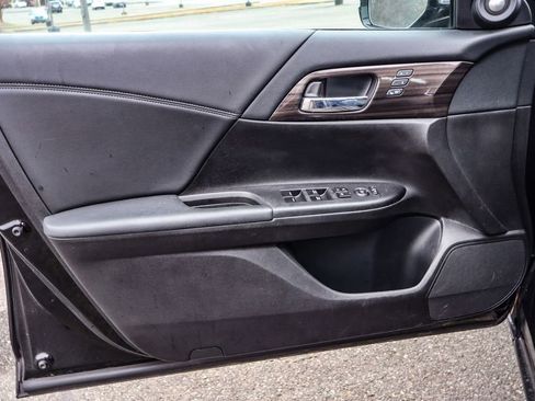 Used 2016 Honda Accord EX-L image 33