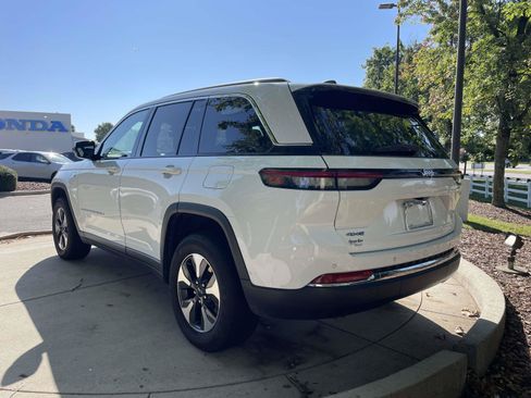 Used 2024 Jeep Grand Cherokee Limited 4xe AWD/4WD image 8