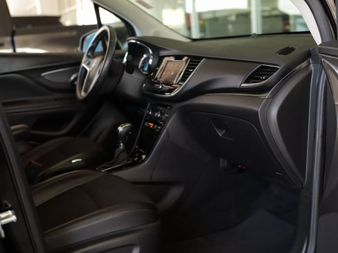 Used 2022 Buick Encore Preferred w/ Safety Package II image 27