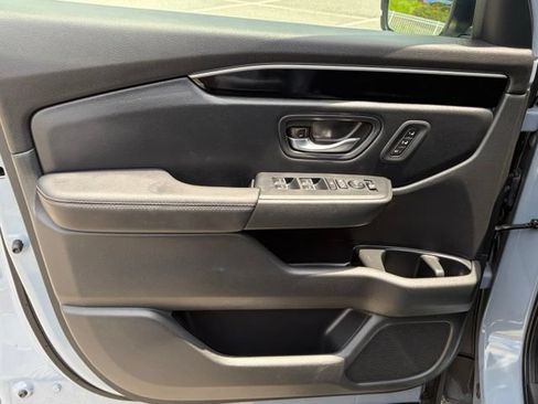 Used 2024 Honda Pilot Touring image 12