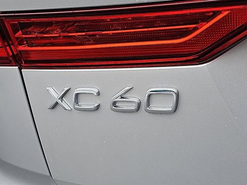 Used 2025 Volvo XC60 B5 Plus w/ Protection Package Premier image 35