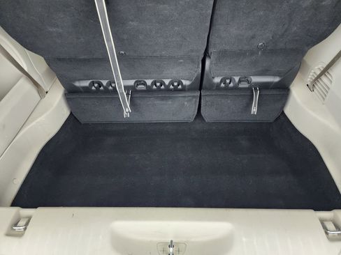 Used 2024 Chrysler Pacifica Touring-L image 27