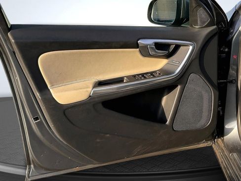 Used 2017 Volvo S60 T5 Dynamic image 22