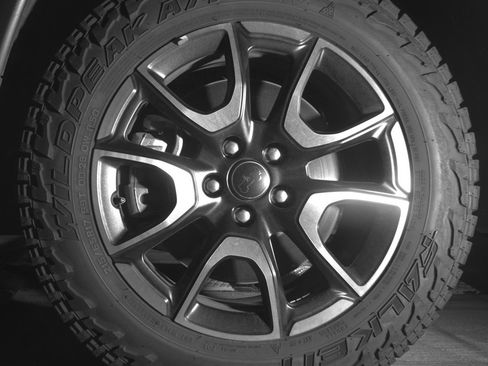 Used 2025 Jeep Compass Trailhawk AWD/4WD image 9