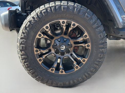 Used 2021 Jeep Wrangler Unlimited Rubicon w/ Safety Group image 38