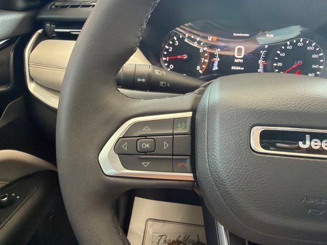 Used 2025 Jeep Compass Limited AWD/4WD image 23