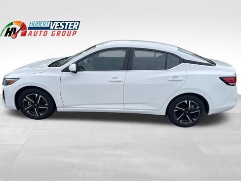 Used 2024 Nissan Sentra SV image 1