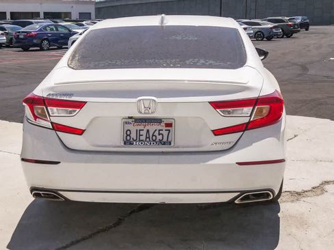 Used 2018 Honda Accord Sport image 8