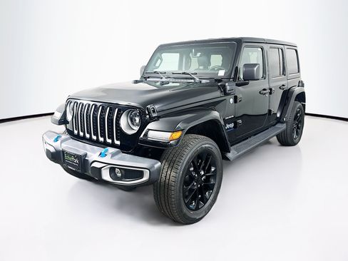 Used 2023 Jeep Wrangler Unlimited Sahara w/ Cold Weather Group AWD/4WD image 3