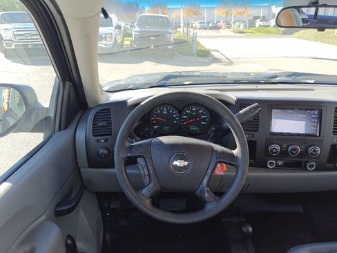 Used 2013 Chevrolet Silverado 1500 W/T image 22