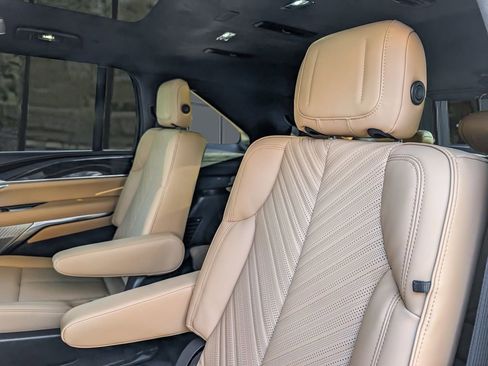 New 2026 Cadillac Escalade IQ Luxury 2 image 15