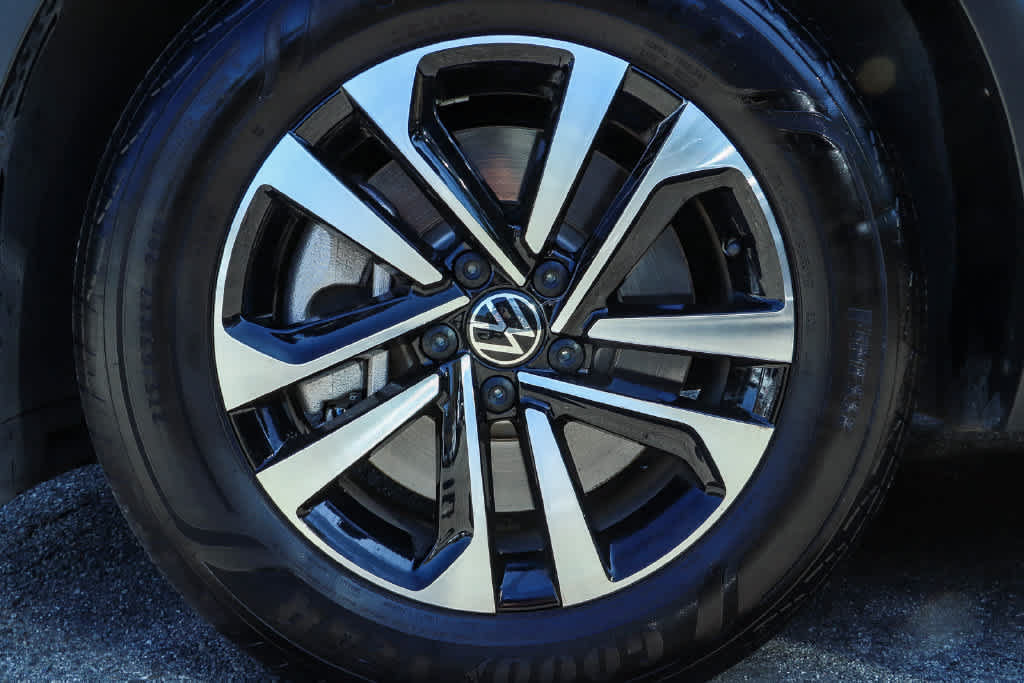 Used 2023 Volkswagen Tiguan S FWD image 11