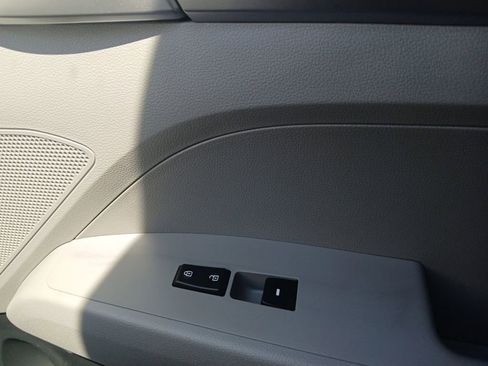 Used 2019 Hyundai Elantra SE FWD image 10