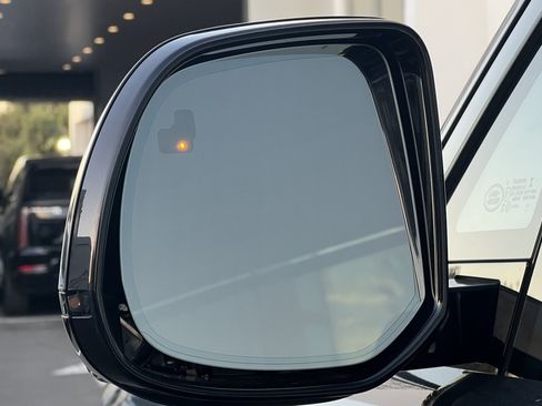 Used 2023 Land Rover Range Rover Long Wheelbase Autobiography image 53