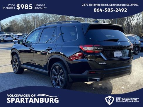 Used 2025 Honda Pilot Sport image 5
