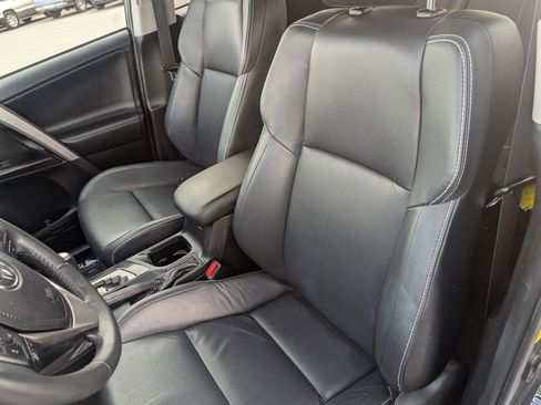 Used 2017 Toyota RAV4 Limited image 9