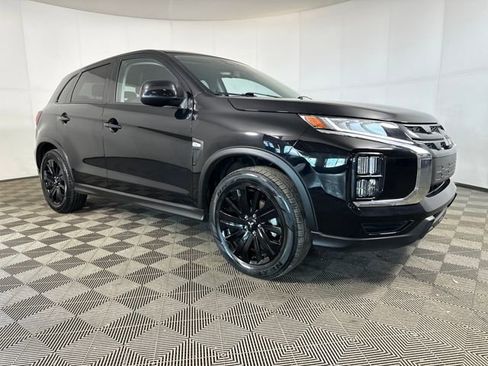 Used 2025 Mitsubishi Outlander Sport LE image 2