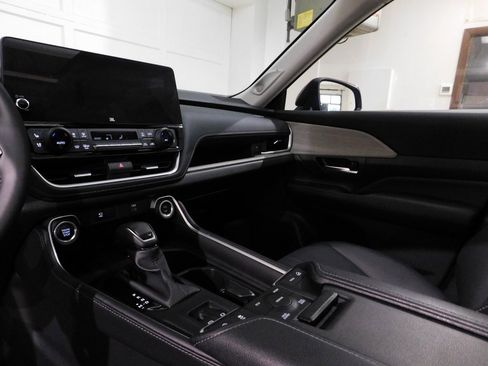 Used 2024 Toyota Grand Highlander Limited image 67