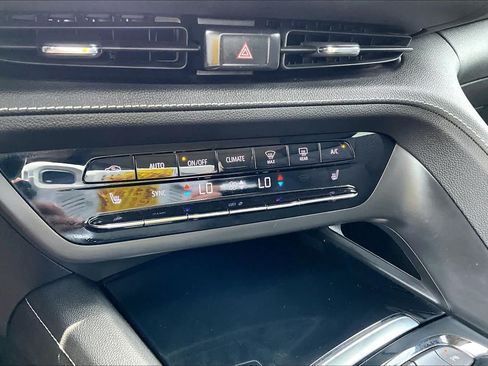 Used 2021 Buick Envision Preferred FWD image 31