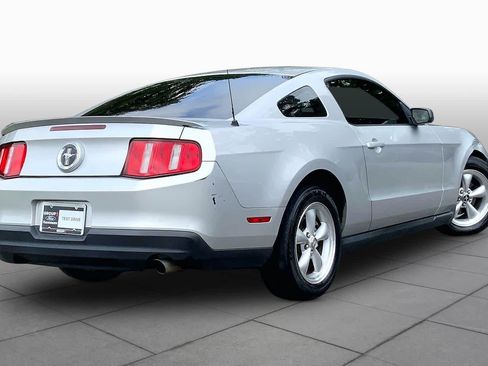 Used 2010 Ford Mustang Premium RWD image 10