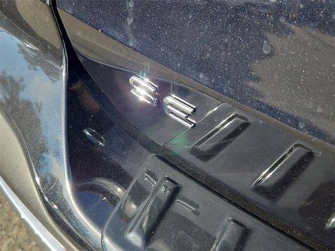 New 2025 Volkswagen Taos SE image 5