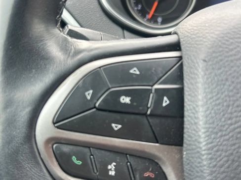 Used 2019 Jeep Cherokee Limited AWD/4WD image 22