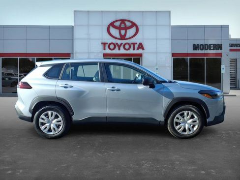 Used 2026 Toyota Corolla Cross L image 7