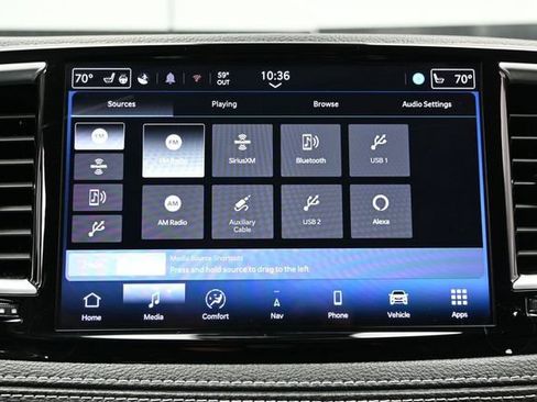 Certified 2024 Chrysler Pacifica Limited FWD image 35