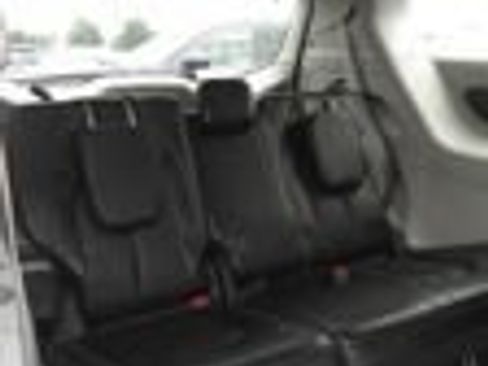 Used 2024 Chrysler Pacifica Touring-L FWD image 21