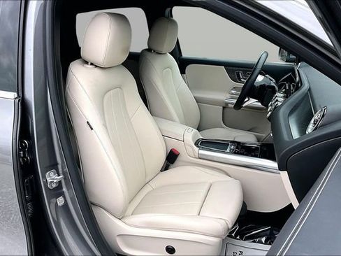 Certified 2025 Mercedes-Benz GLA 250 4MATIC image 32