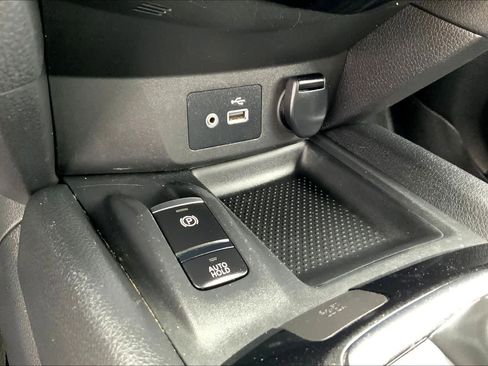 Used 2019 Nissan Rogue SV w/ Premium Package AWD/4WD image 30