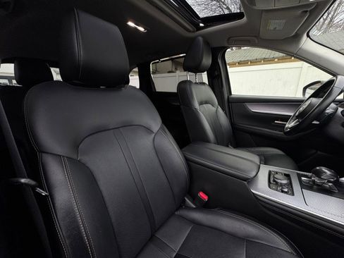 Used 2024 MAZDA CX-90 3.3 Turbo w/ Preferred Plus image 40