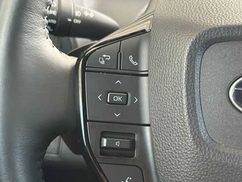 Used 2024 Subaru Solterra AWD/4WD image 31