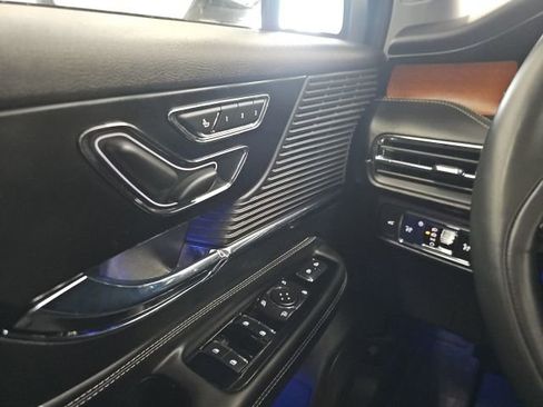 Used 2022 Lincoln Corsair Reserve w/ Equipment Group 201A image 16