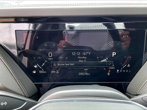 Used 2025 GMC Yukon AT4 w/ AT4 Premium Package AWD/4WD image 28