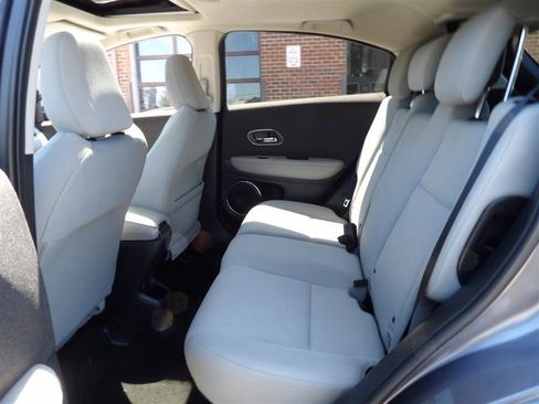 Used 2019 Honda HR-V EX image 12