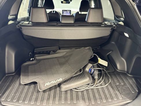 Used 2022 Toyota RAV4 XSE w/ Weather Package AWD/4WD image 10