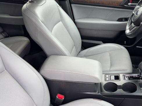 Used 2018 Subaru Outback 2.5i Limited image 12