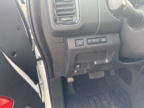 Used 2022 Nissan Frontier Pro-X RWD image 20