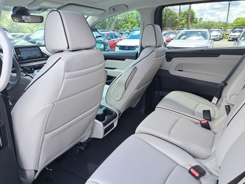 New 2026 Honda Odyssey Touring image 10