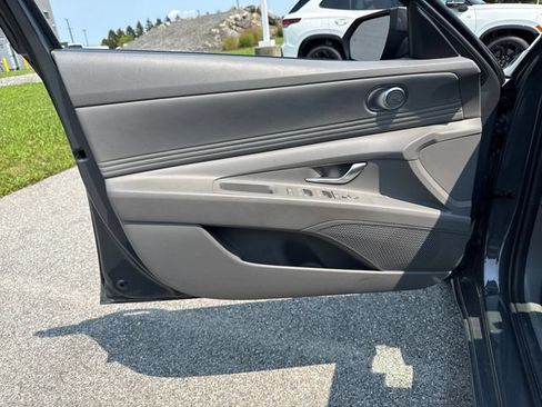 Used 2023 Hyundai Elantra SEL w/ Convenience Package FWD image 22