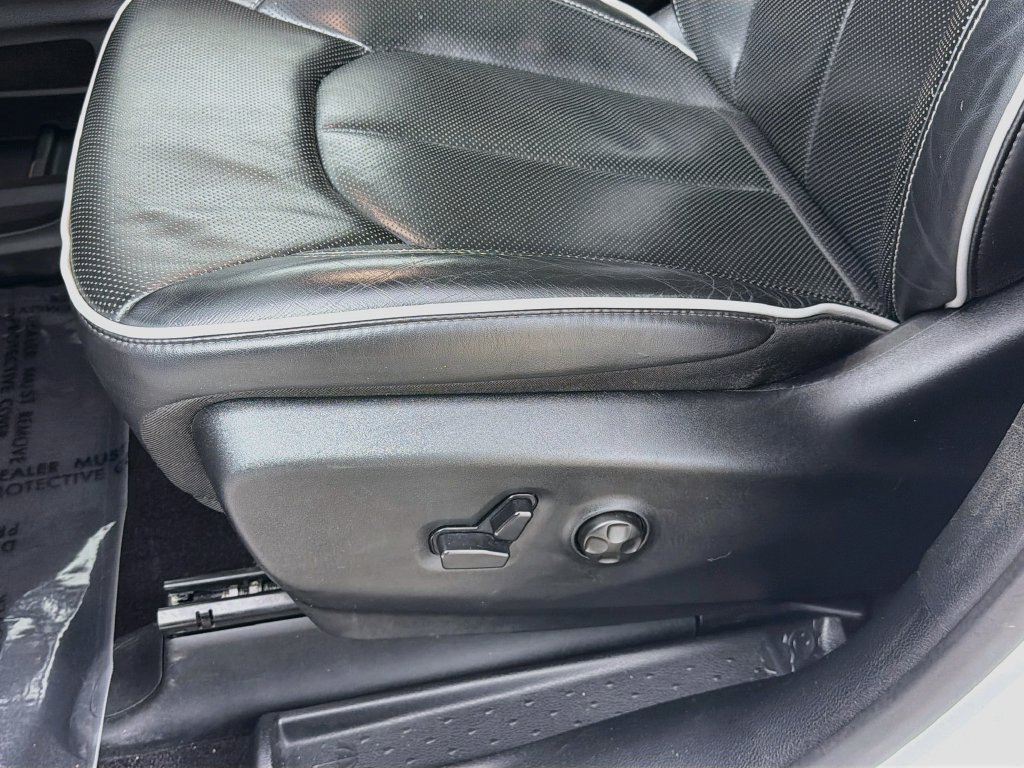 Used 2025 Chrysler Pacifica Limited FWD image 20