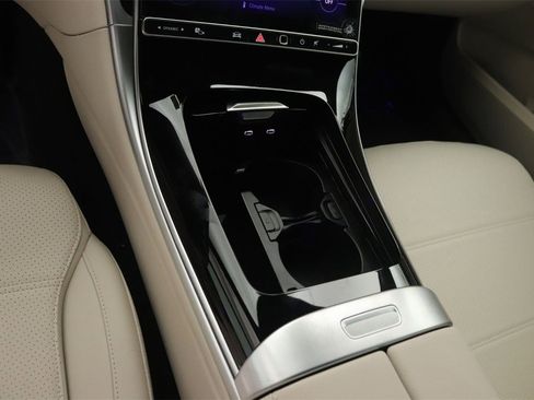 New 2025 Mercedes-Benz C 300 4MATIC Sedan image 7