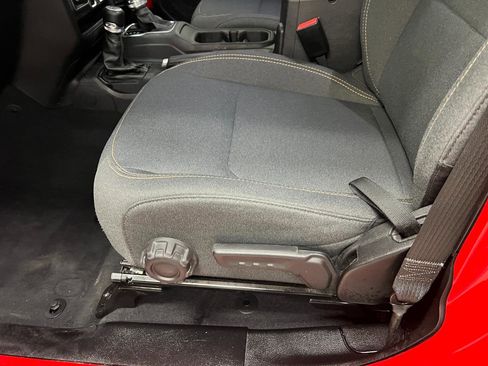 Used 2025 Jeep Wrangler Unlimited Sahara AWD/4WD image 52