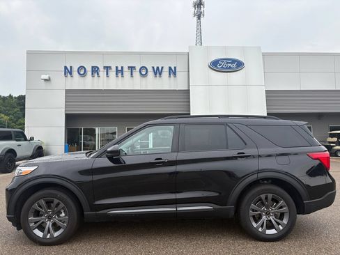 Used 2024 Ford Explorer XLT w/ Equipment Group 202A AWD/4WD image 1