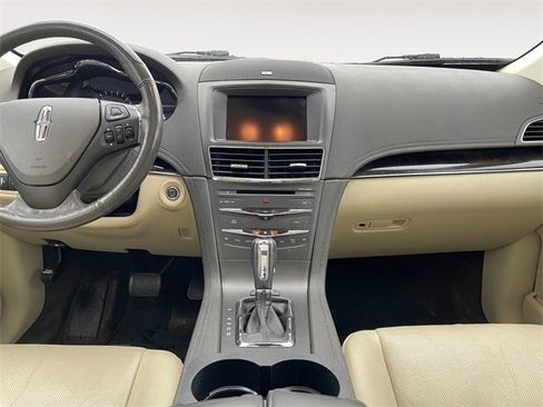 Used 2013 Lincoln MKT AWD image 11
