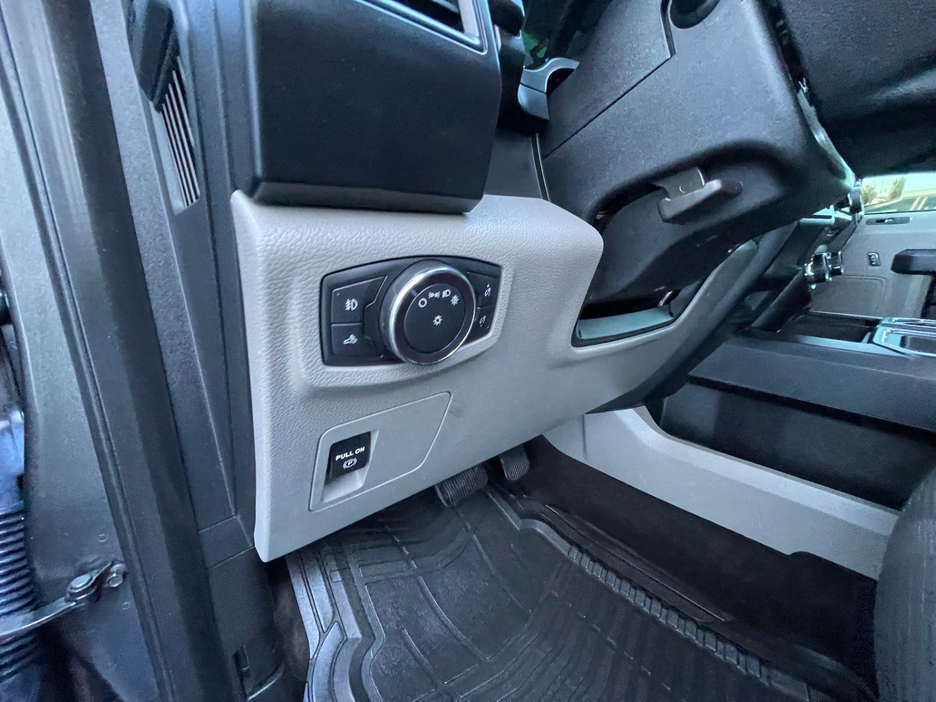 Used 2018 Ford F150 XL w/ Equipment Group 101A Mid AWD/4WD image 17