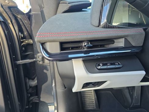 Used 2023 Chevrolet Corvette Stingray Premium Conv w/ Z51 Performance Package image 18